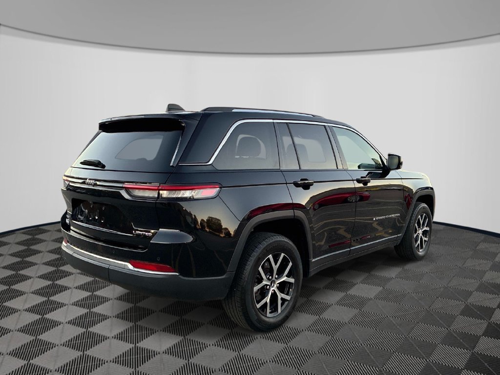 Used 2023 Jeep Grand Cherokee Limited AWD/4WD image 7