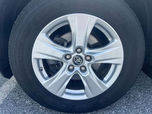 Used 2019 Toyota RAV4 XLE w/ Convenience Package AWD/4WD image 13