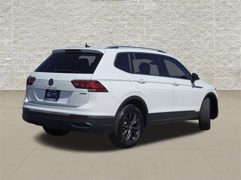 Certified 2024 Volkswagen Tiguan SE AWD/4WD image 7