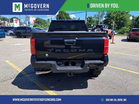 Used 2025 Toyota Tacoma TRD Off-Road AWD/4WD image 4