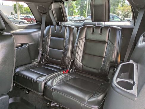 Used 2017 Ford Explorer Platinum AWD/4WD image 15