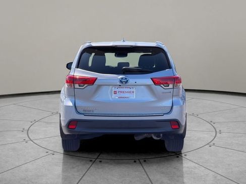 Certified 2019 Toyota Highlander XLE image 5