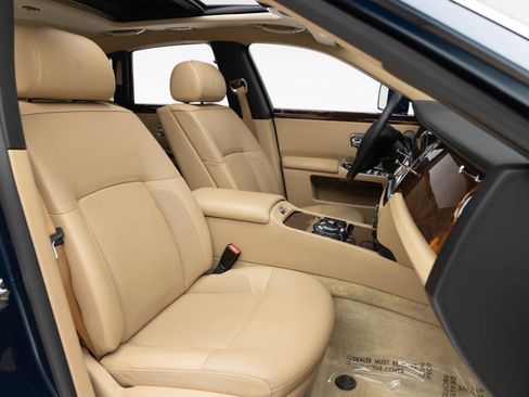 Used 2010 Rolls-Royce Ghost RWD image 4
