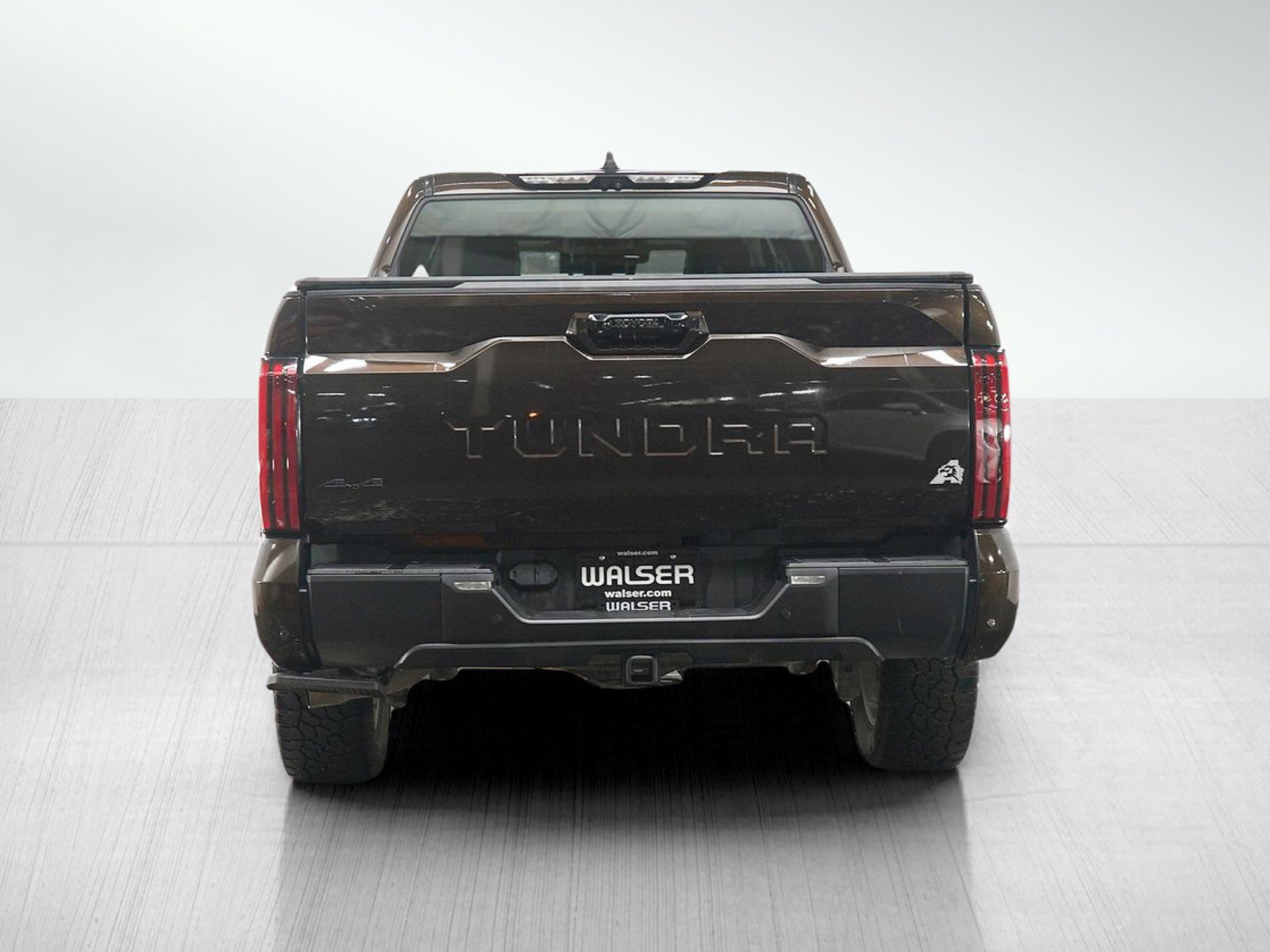 Used 2024 Toyota Tundra Limited AWD/4WD image 4