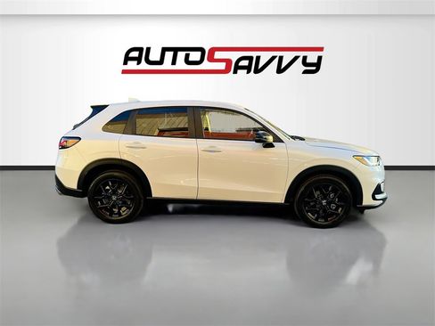Used 2024 Honda HR-V Sport image 8