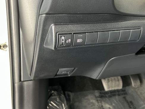 Used 2022 Toyota Corolla XSE image 34