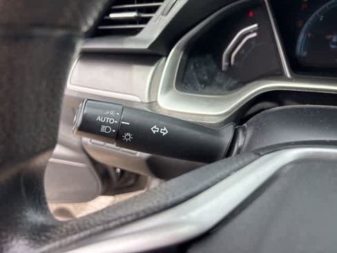 Used 2018 Honda Civic EX image 17