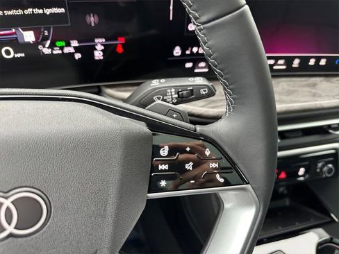 Certified 2025 Audi Q5 Premium w/ Convenience Package image 23