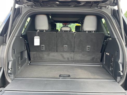 Used 2025 Ford Expedition Tremor AWD/4WD image 18