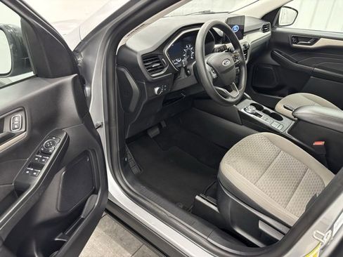 Used 2022 Ford Escape SE image 11