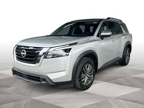 Used 2025 Nissan Pathfinder SV AWD/4WD image 1