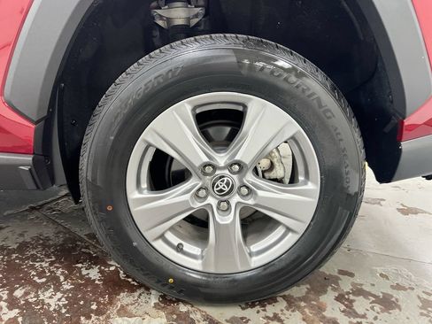 Used 2025 Toyota RAV4 XLE AWD/4WD image 27