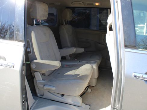 Used 2015 Nissan Quest S image 17