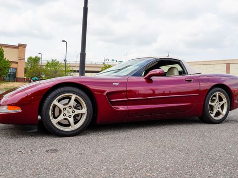 Used 2003 Chevrolet Corvette Convertible w/ Preferred Equipment Group1 RWD image 2