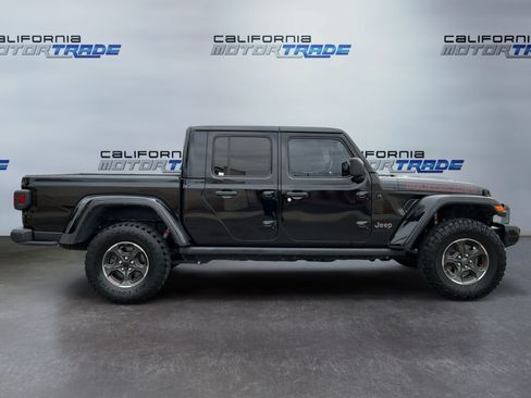 Used 2022 Jeep Gladiator Rubicon w/ Cold Weather Group AWD/4WD image 4