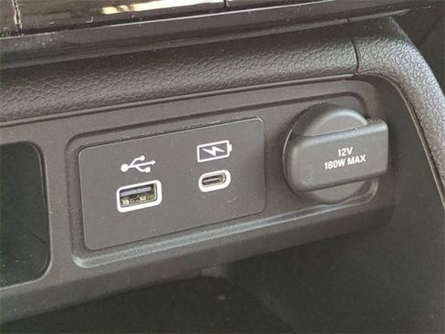 Used 2024 Honda Pilot Touring image 28