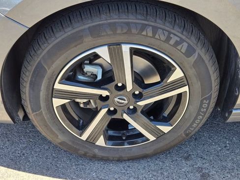 Used 2024 Nissan Sentra SV FWD image 10