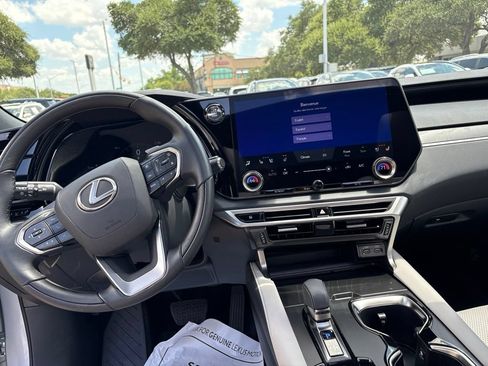 Certified 2025 Lexus RX 350 Premium Plus w/ Accessory Package (Z1) FWD image 17