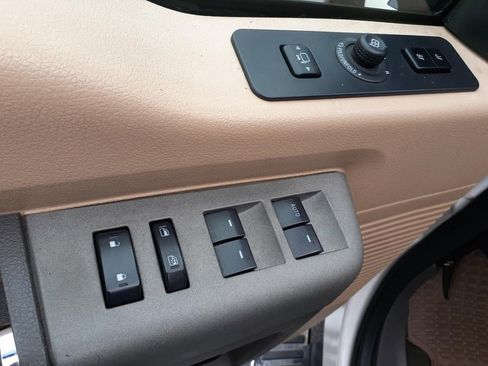 Used 2011 Ford F350 Lariat w/ Lariat Interior Pkg image 14