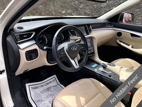 Used 2019 INFINITI QX50 Luxe w/ Navigation Package FWD image 11