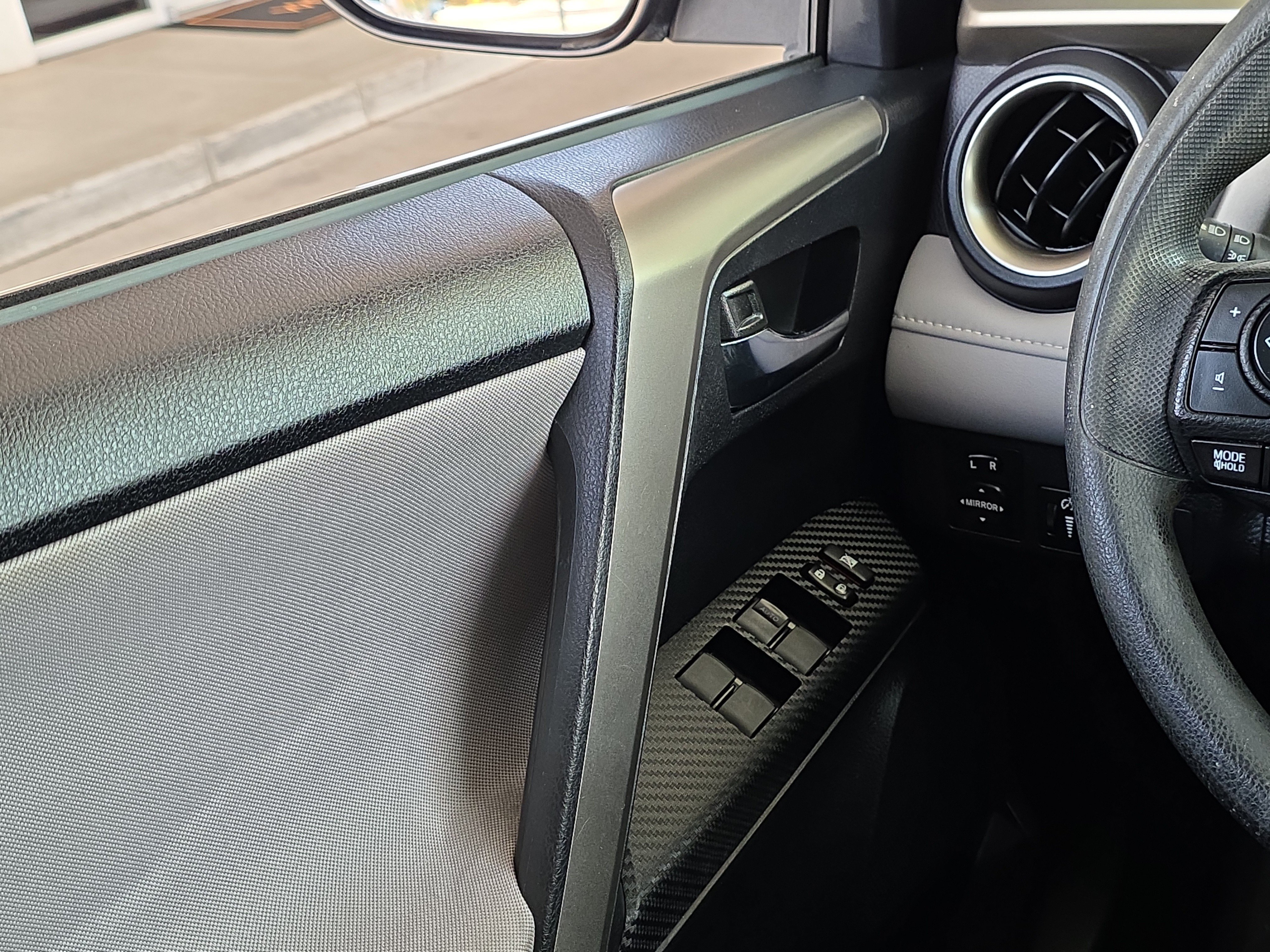 Used 2014 Toyota RAV4 XLE FWD image 22