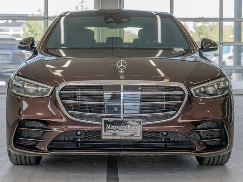 Used 2023 Mercedes-Benz S 500 4MATIC w/ AMG Line image 11
