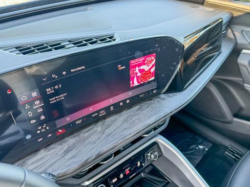 Used 2025 Audi Q5 Premium Plus w/ Premium Plus image 19