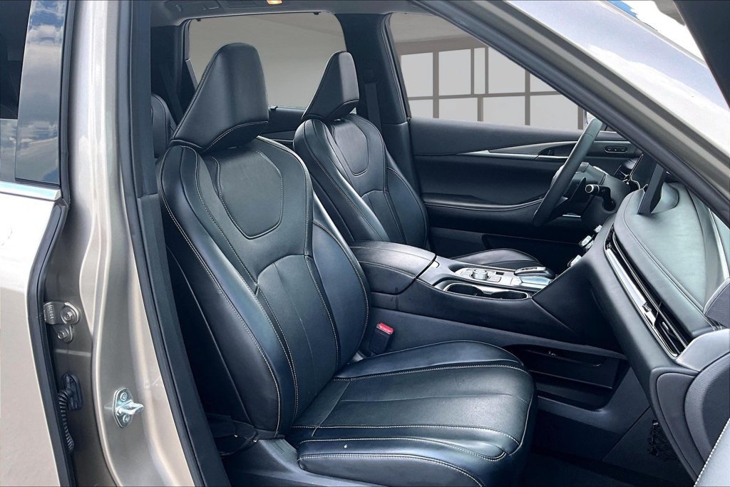 Used 2023 INFINITI QX60 Luxe w/ Performance Audio Package FWD image 29