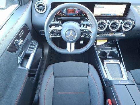 New 2025 Mercedes-Benz GLA 250 4MATIC image 11