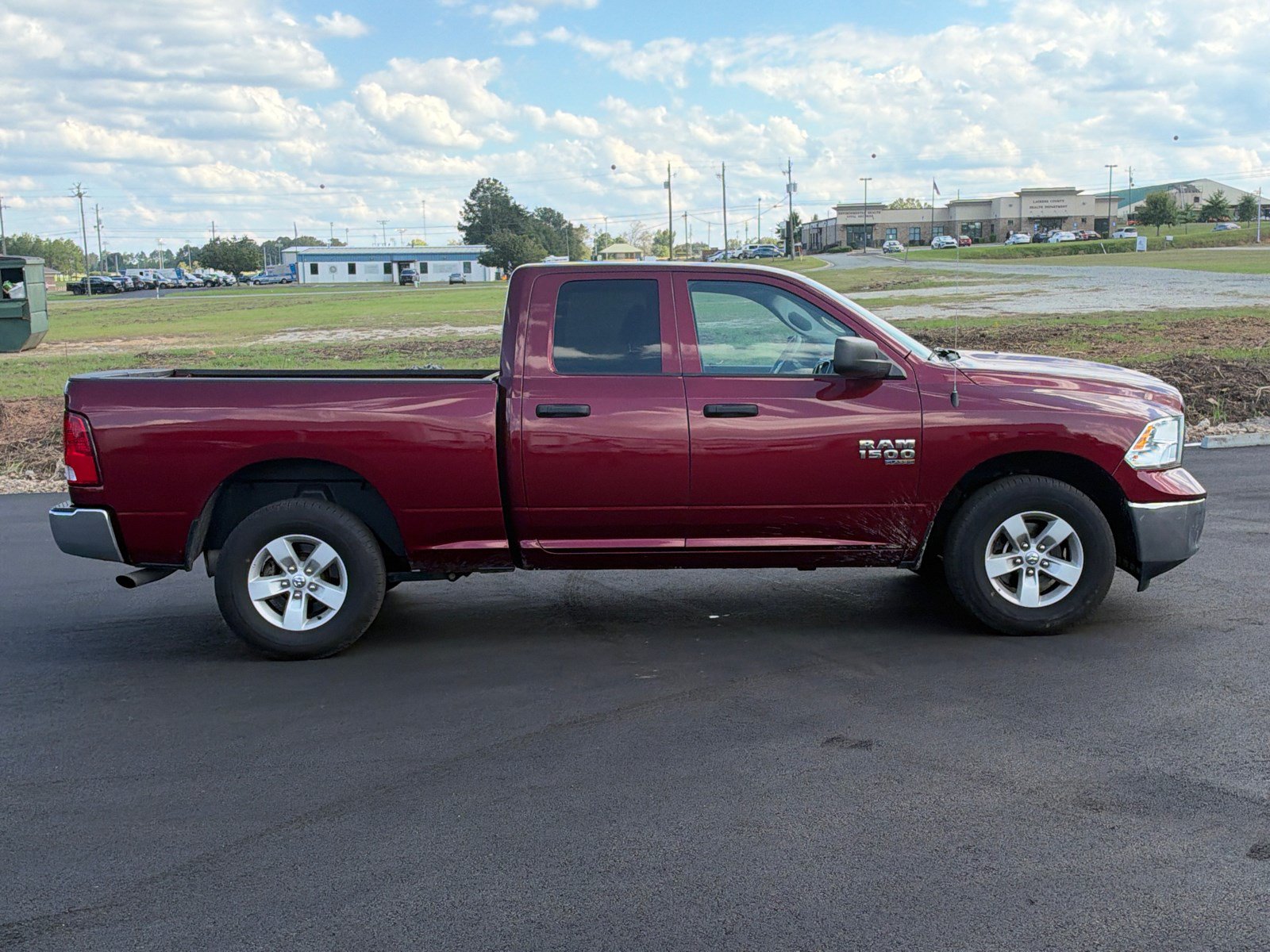 Used 2024 RAM 1500 Classic SLT AWD/4WD image 4