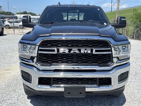 Used 2024 RAM 2500 Tradesman w/ Chrome Appearance Group AWD/4WD image 9