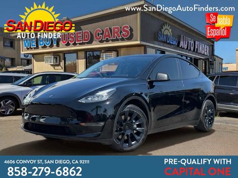 Used 2022 Tesla Model Y Long Range AWD/4WD image 1