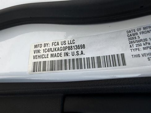 Used 2023 Jeep Grand Cherokee L Laredo AWD/4WD image 12