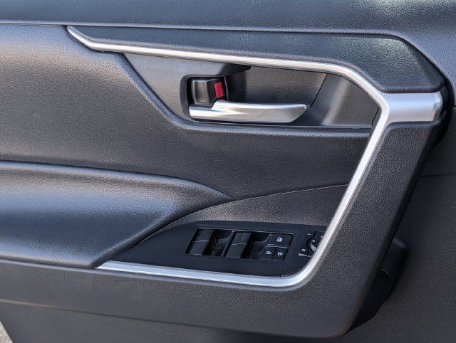 Used 2021 Toyota RAV4 XLE FWD image 24