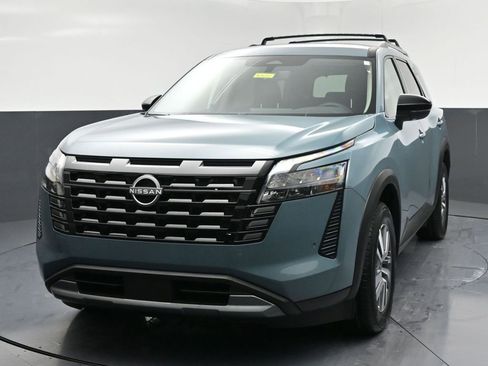 New 2026 Nissan Pathfinder SL AWD/4WD image 3
