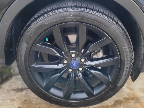 Used 2018 Ford Escape SE w/ SE Sport Appearance Package AWD/4WD image 19