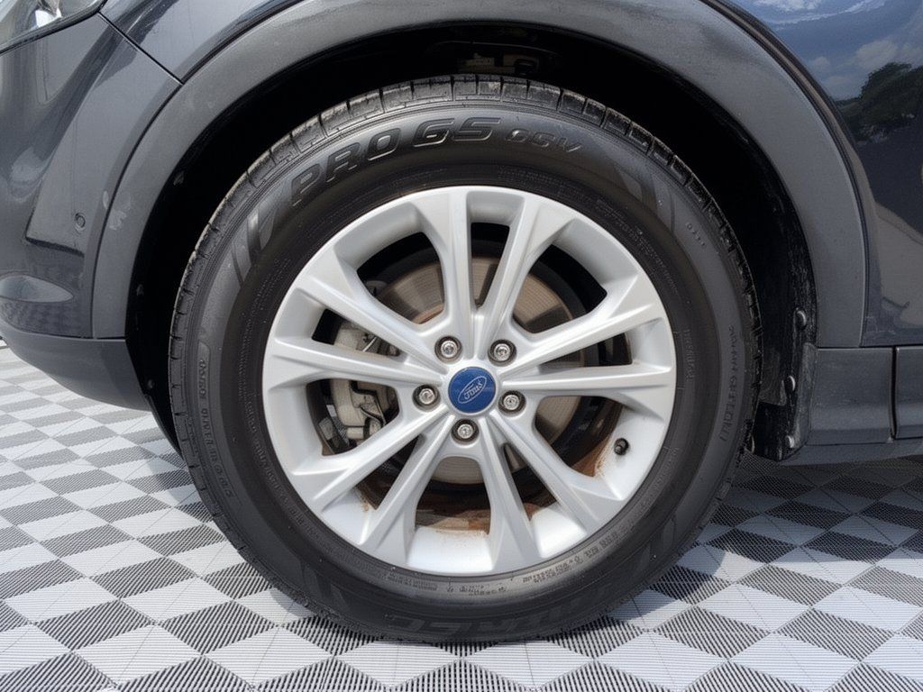 Used 2019 Ford Escape SE FWD image 13