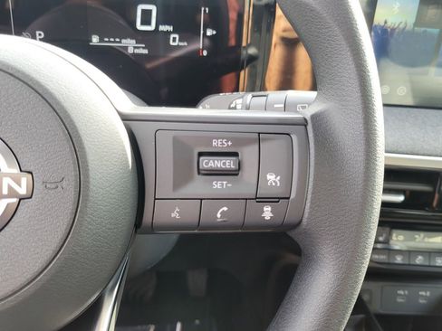 New 2026 Nissan Kicks SV w/ SV Premium Package image 7