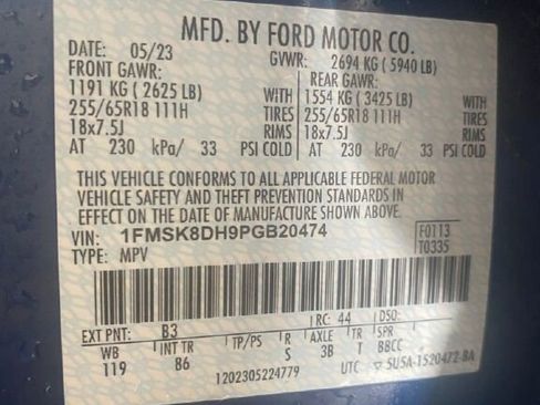 Used 2023 Ford Explorer XLT image 34