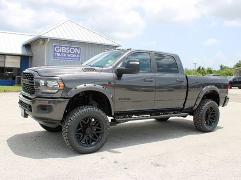 Used 2024 RAM 2500 Big Horn w/ Night Edition AWD/4WD image 5