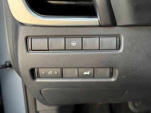 Used 2023 Nissan Rogue SL w/ SL Premium Package FWD image 18