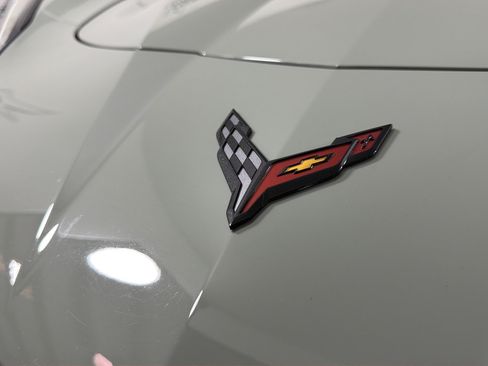 Used 2024 Chevrolet Corvette Stingray Convertible w/ Z51 Performance Package RWD image 39