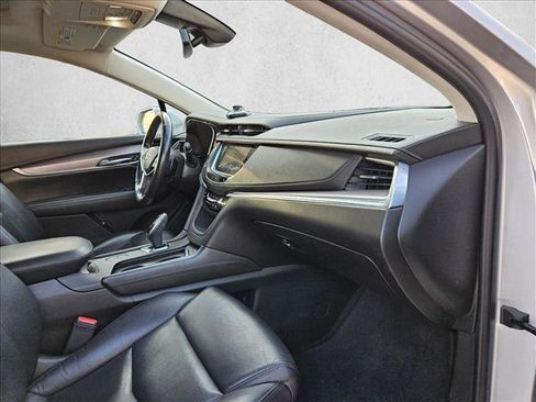 Used 2019 Cadillac XT5 Premium Luxury FWD image 17