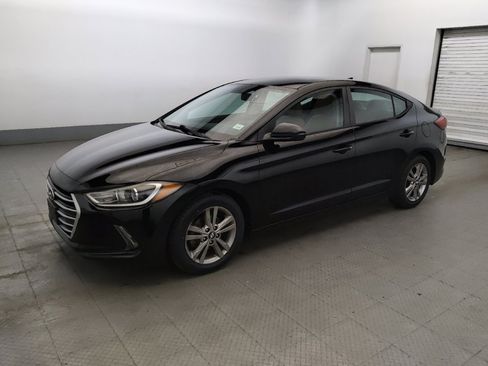 Used 2017 Hyundai Elantra SE w/ SE A/T Tech Package 03 FWD image 2