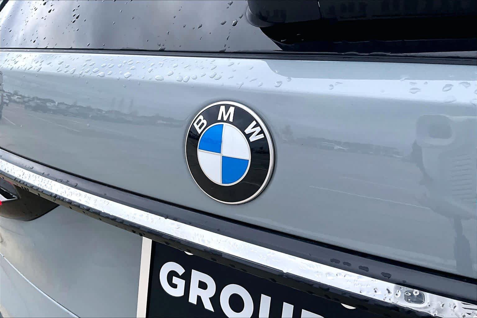 Used 2025 BMW X7 xDrive40i w/ M Sport Package AWD/4WD image 29