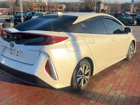 Used 2019 Toyota Prius Prime Advanced image 9