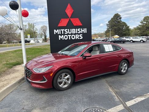 Used 2023 Hyundai Sonata SE w/ Cargo Package image 2