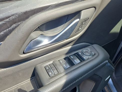 Used 2022 GMC Yukon XL Denali AWD/4WD image 19