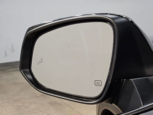 Used 2024 Toyota Highlander XLE image 22