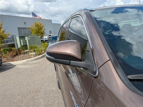 Used 2019 Toyota Highlander Limited image 12